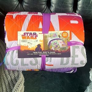 Brand new Star Wars twin/ full quilt &sham